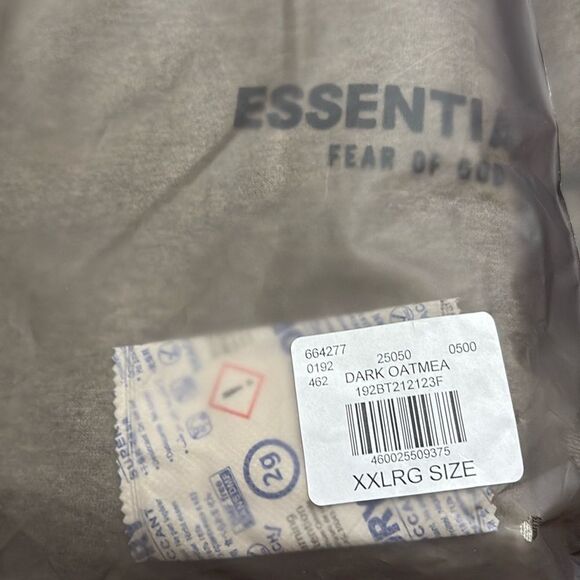 Fear Of God ESSENTIALS Crewneck Sweatshirt Core Heather Men's Size XL - Picture 5 of 5